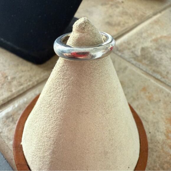 Lois Hill Solid 925 Sterling Silver Band Rube Ring Size 6.25 - Picture 2 of 9